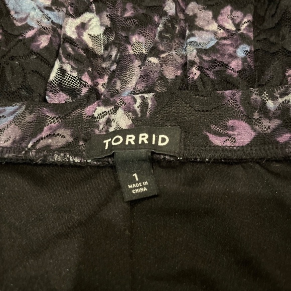Torrid Black Purple Skirt Lace Mini Midi Floral Elastic Waistband A-Line Size 1X - Picture 2 of 8